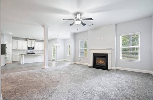 137 Wentworth LN, Villa Rica, GA 30180