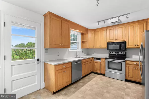 16545 CLARKES GAP RD, Paeonian Springs, VA 20129