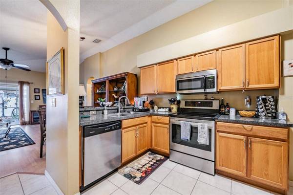 4422 COUNTRY HILLS BLVD, Plant City, FL 33563