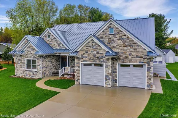 4267 MEADOW Court, Port Huron, MI 48060