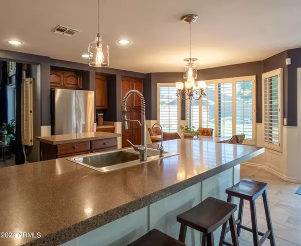 683 W CRANE Court, Chandler, AZ 85286