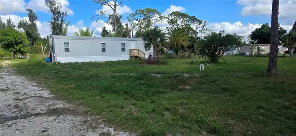 8010 Ebson DR, North Fort Myers, FL 33917