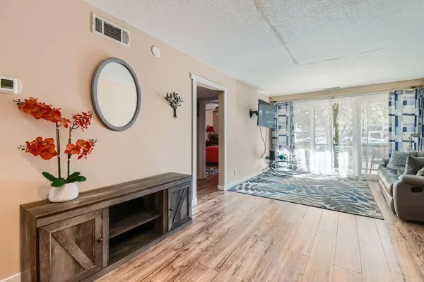 6423 Colony WAY #2H, Edina, MN 55435