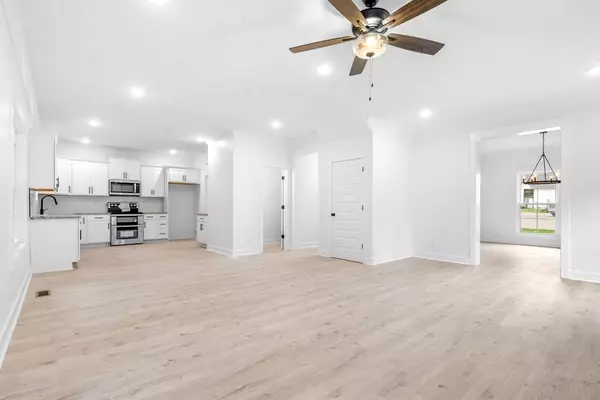 177 Sherlock Dr, Clarksville, TN 37043