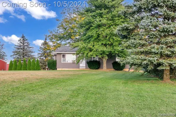 925 S Gregory Street, Fowlerville, MI 48836