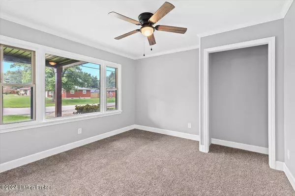 7719 Mango Dr, Louisville, KY 40258