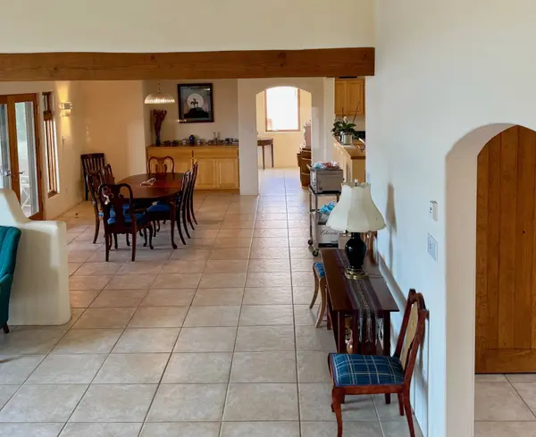 14 Chapala RD, Santa Fe, NM 87508