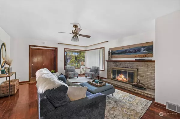 4506 S Othello ST, Seattle, WA 98118