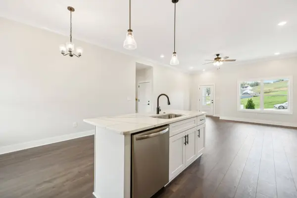 108 Catherine St, Brush Creek, TN 38547