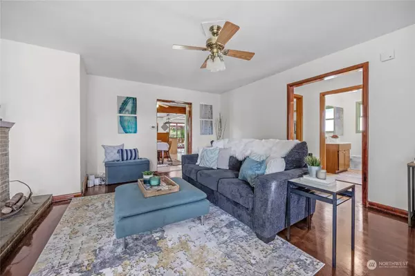 4506 S Othello ST, Seattle, WA 98118