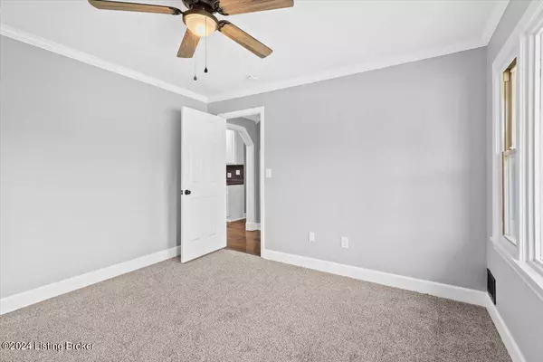 7719 Mango Dr, Louisville, KY 40258