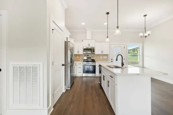 108 Catherine St, Brush Creek, TN 38547