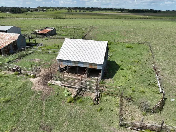 235 County Road 513, Hamilton, TX 76531