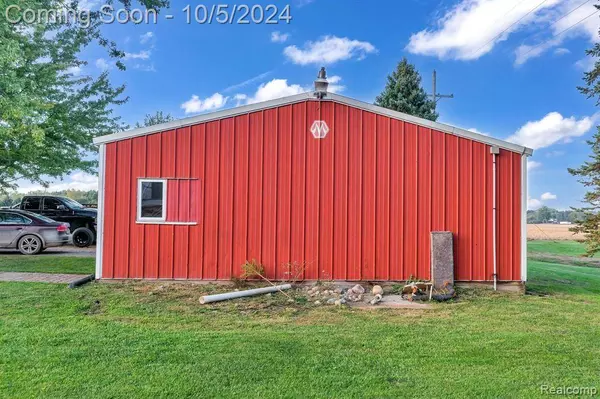 925 S Gregory Street, Fowlerville, MI 48836