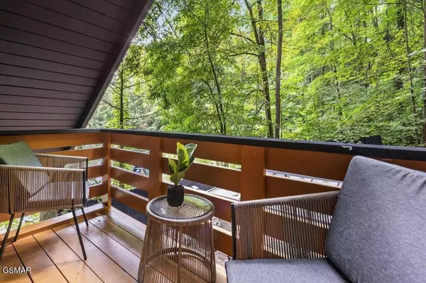 907 Ski Mountain Rd. RD, Gatlinburg, TN 37738