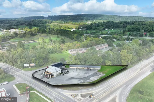 671 MARKET, Hellam, PA 17406