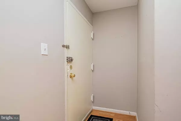 420 N ARMISTEAD ST N #203, Alexandria, VA 22312