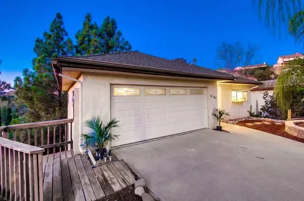 2186 Flying Hills Ln, El Cajon, CA 92020