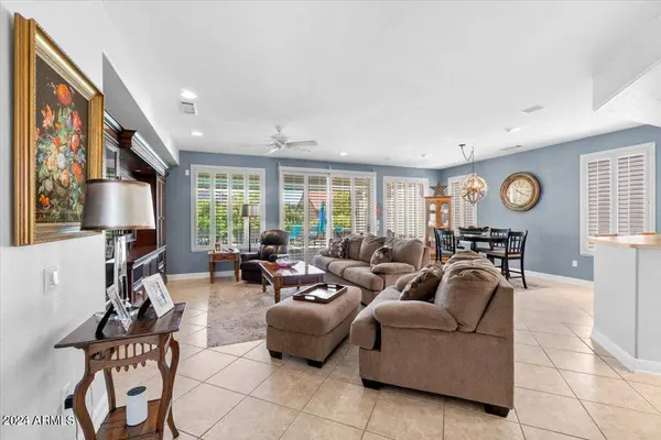 15534 W LAS VERDES Way, Surprise, AZ 85374