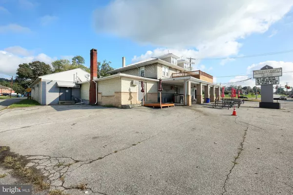 671 MARKET, Hellam, PA 17406