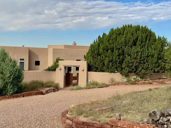 14 Chapala RD, Santa Fe, NM 87508
