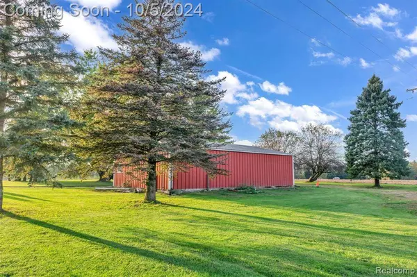 925 S Gregory Street, Fowlerville, MI 48836
