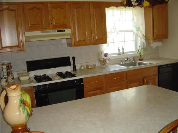 37 Larkspur Rd, Wayne Twp., NJ 07470