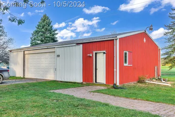 925 S Gregory Street, Fowlerville, MI 48836