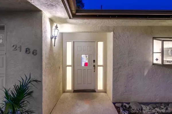 2186 Flying Hills Ln, El Cajon, CA 92020