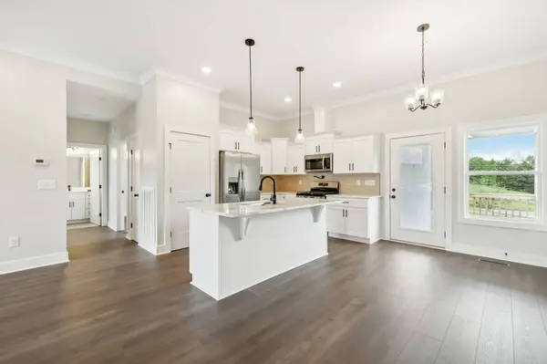 108 Catherine St, Brush Creek, TN 38547