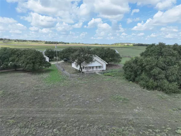 235 County Road 513, Hamilton, TX 76531