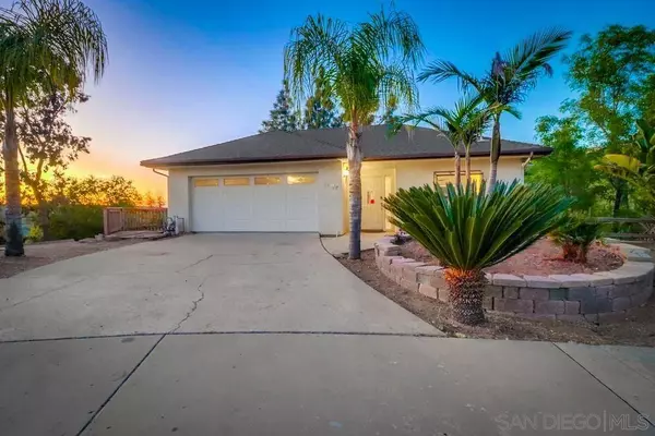 2186 Flying Hills Ln, El Cajon, CA 92020