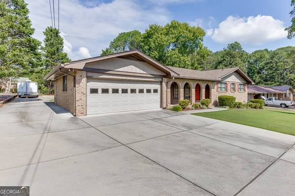 5163 Collins Ct, Lilburn, GA 30047