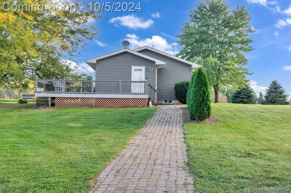 925 S Gregory Street, Fowlerville, MI 48836