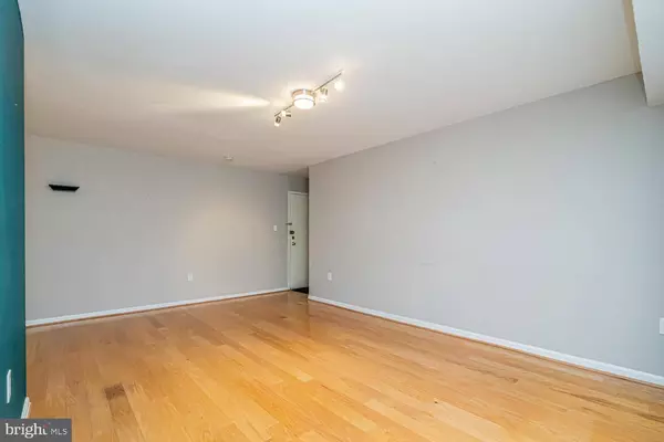 420 N ARMISTEAD ST N #203, Alexandria, VA 22312