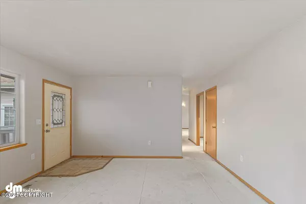 10896 E Timber Country CIR, Palmer, AK 99645