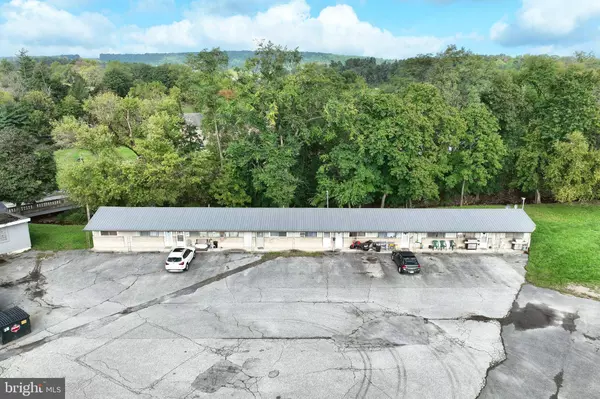 671 MARKET, Hellam, PA 17406