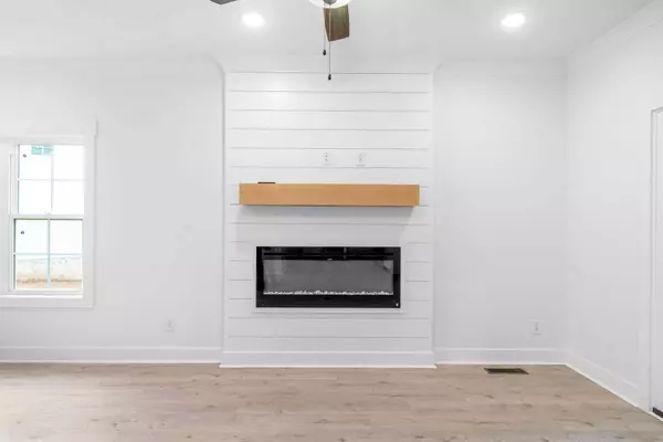 177 Sherlock Dr, Clarksville, TN 37043