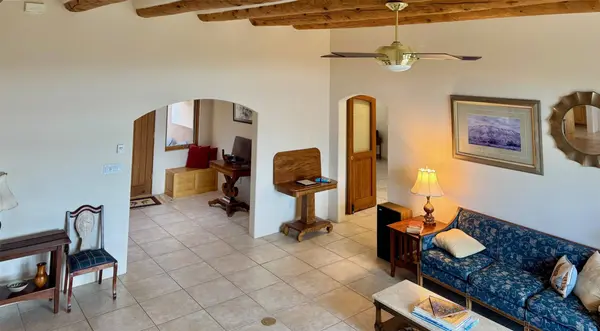 14 Chapala RD, Santa Fe, NM 87508