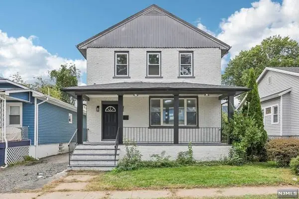 33 Edgerton TER, East Orange, NJ 07017