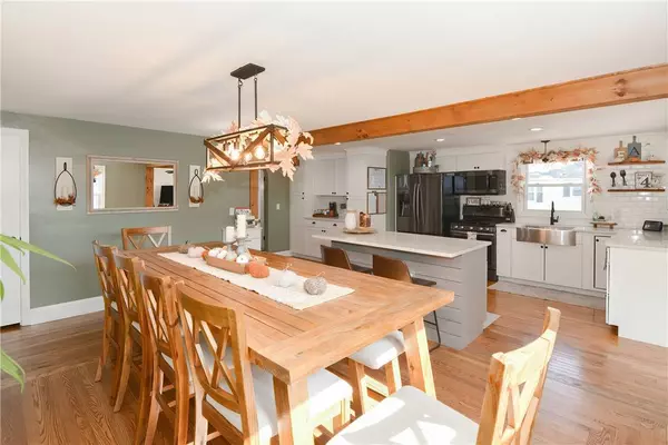 34 Spring Green RD, Warwick, RI 02888