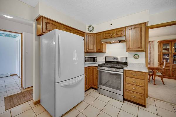 322 Meadowlark RD, Bloomingdale, IL 60108