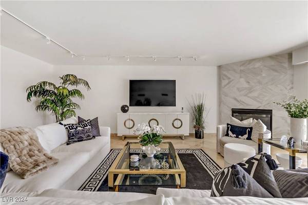 2857 Paradise Road #402, Las Vegas, NV 89109