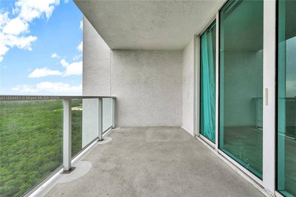 15051 Royal Oaks Ln #1605, North Miami, FL 33181