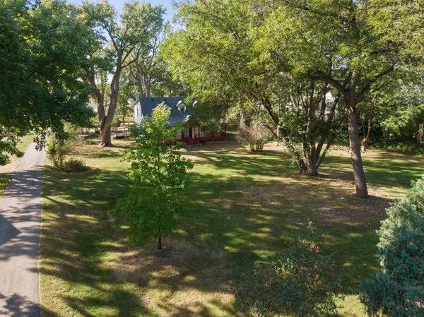 25015 Smithtown RD, Shorewood, MN 55331