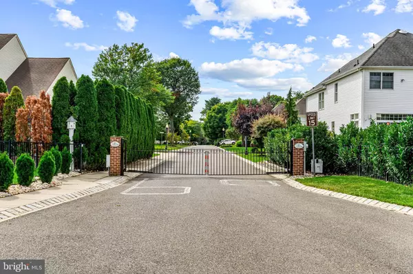 23 PADDOCK LN, Cinnaminson, NJ 08077