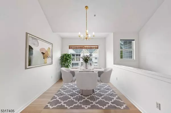 7 Collura Ln, Clifton City, NJ 07012