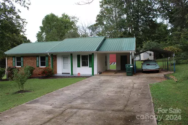 1138 Loblolly LN, Newton, NC 28658