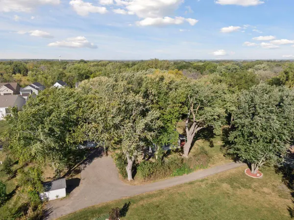 25015 Smithtown RD, Shorewood, MN 55331