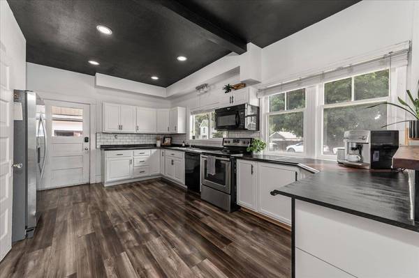 902 Main St, Davenport, WA 99122